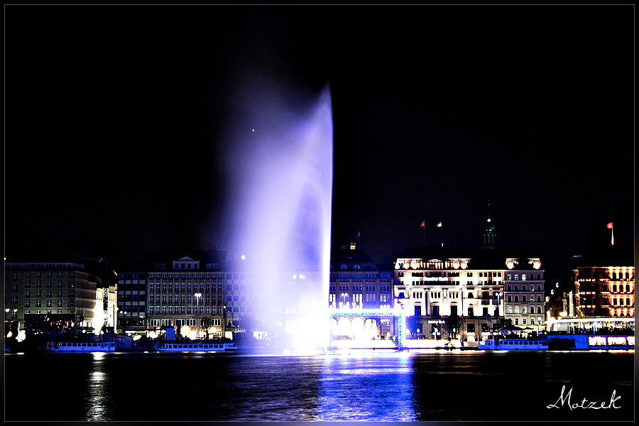 Blue Goal - Binnenalster Foto von Blue Goal Alster Hamburg Wahrzeichen