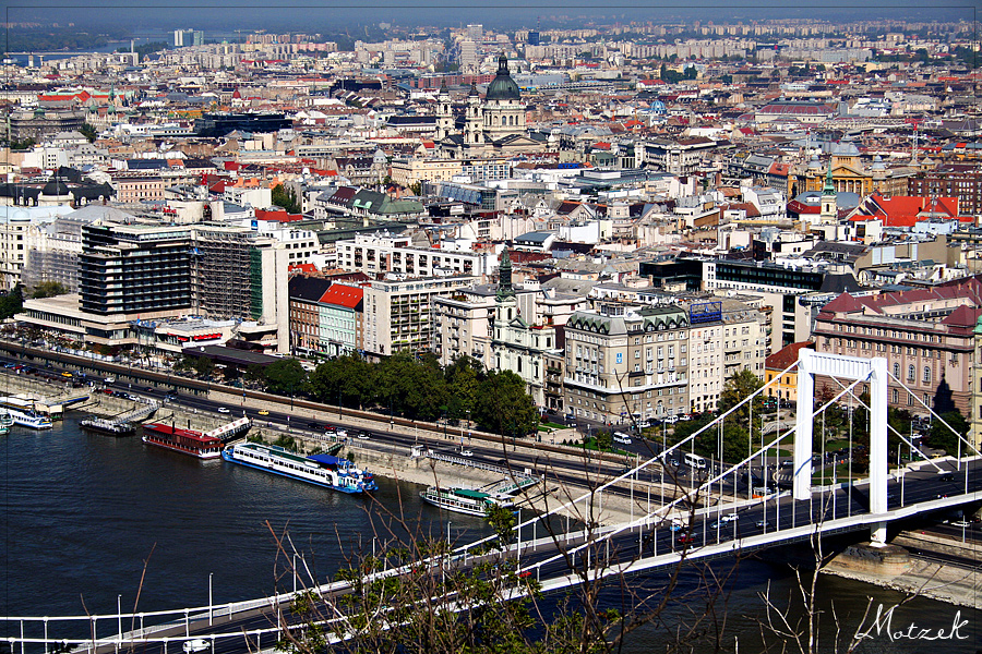 Ungarn - Budapest - 2006 Foto von Budapest Skyline Dächer