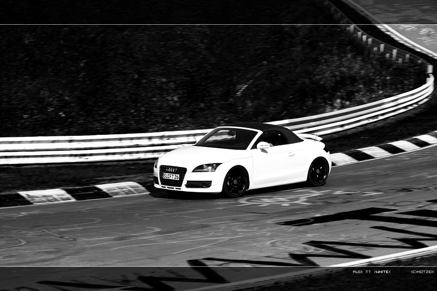 Audi TT.White Foto von Nürburgring Audi TTS