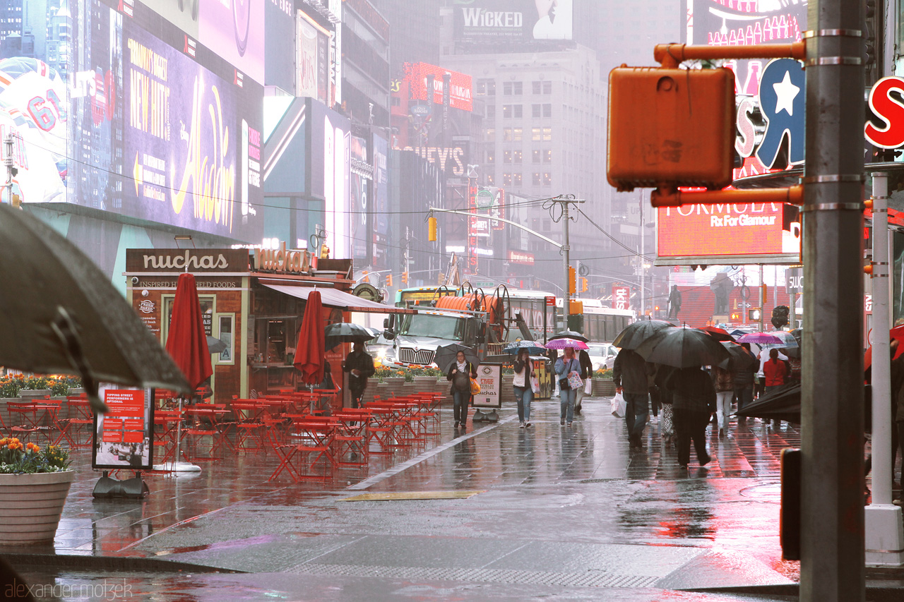 Times Square Foto von Rote Stuehle am Times Square in New York City
