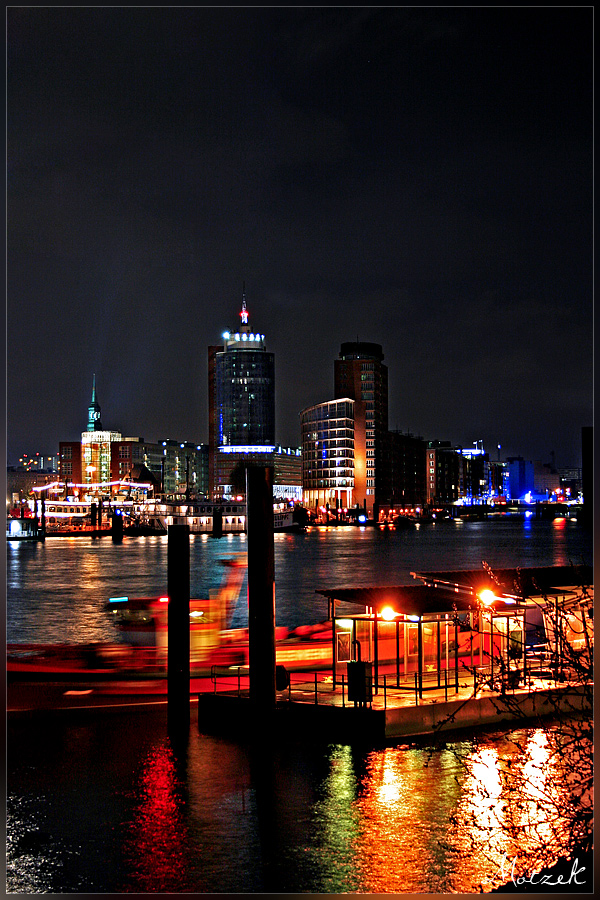 Skyline Hafencity Foto von Skyline Hochhäuser Hafencity Hamburg