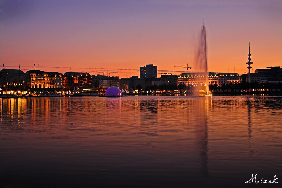 Hamburg - Alster Foto von Sonnenuntergang Hamburg Alster Fußball Binnenalster