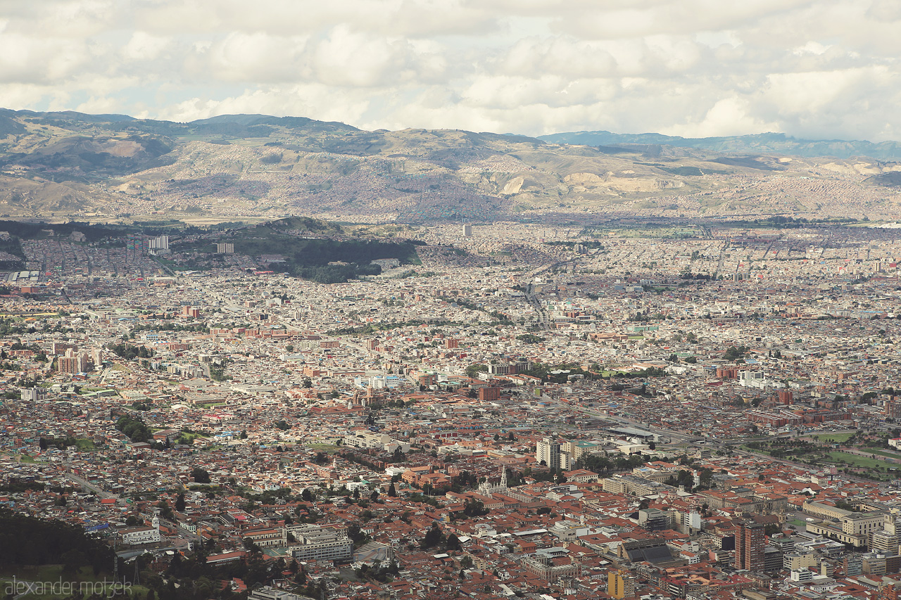 Foto von Blick über Bogota und Anden