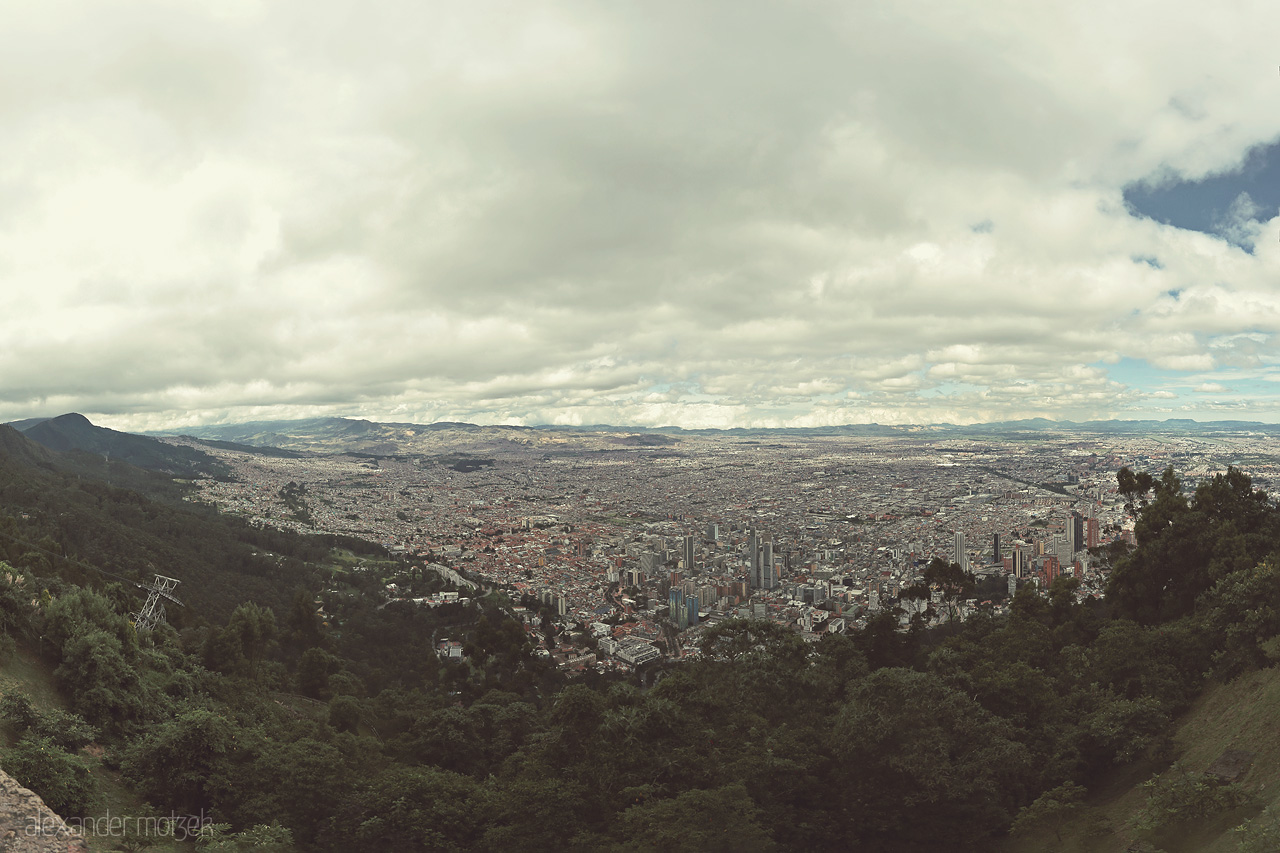 Foto von Panorama von Bogota gesehen vom Monserrate aus