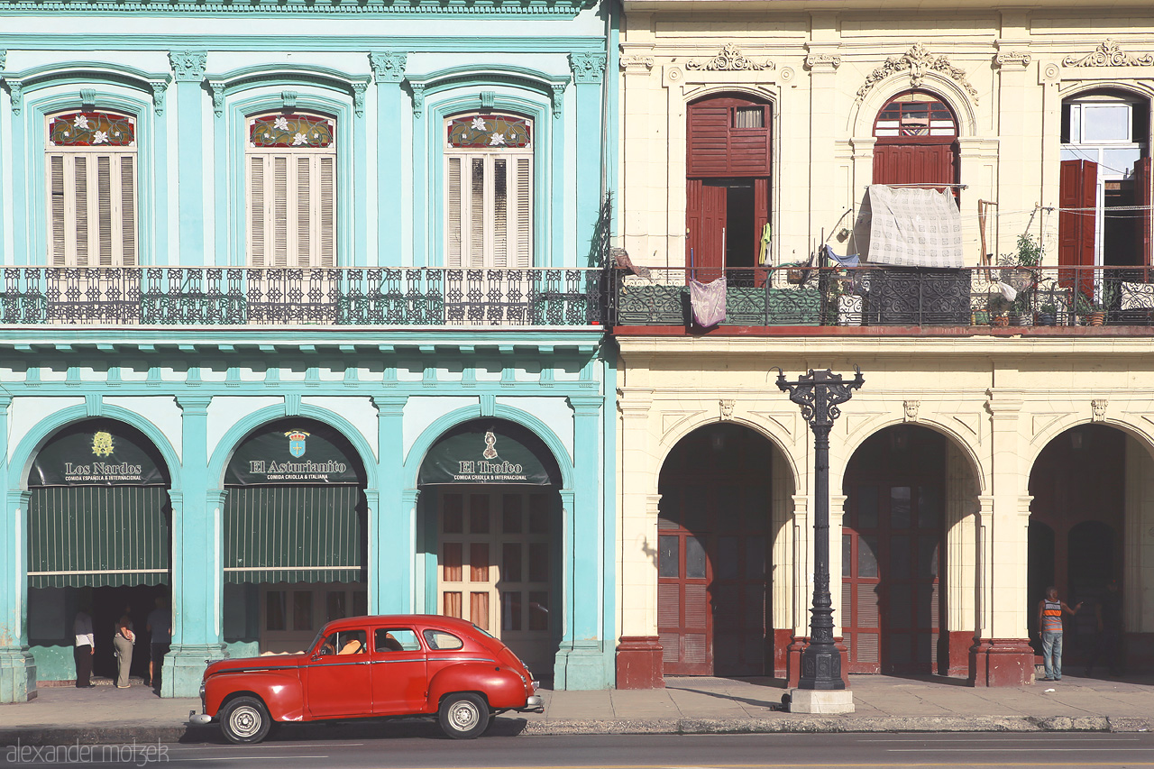 Foto von Blick auf die bunten Häuserfassaden Havanas
