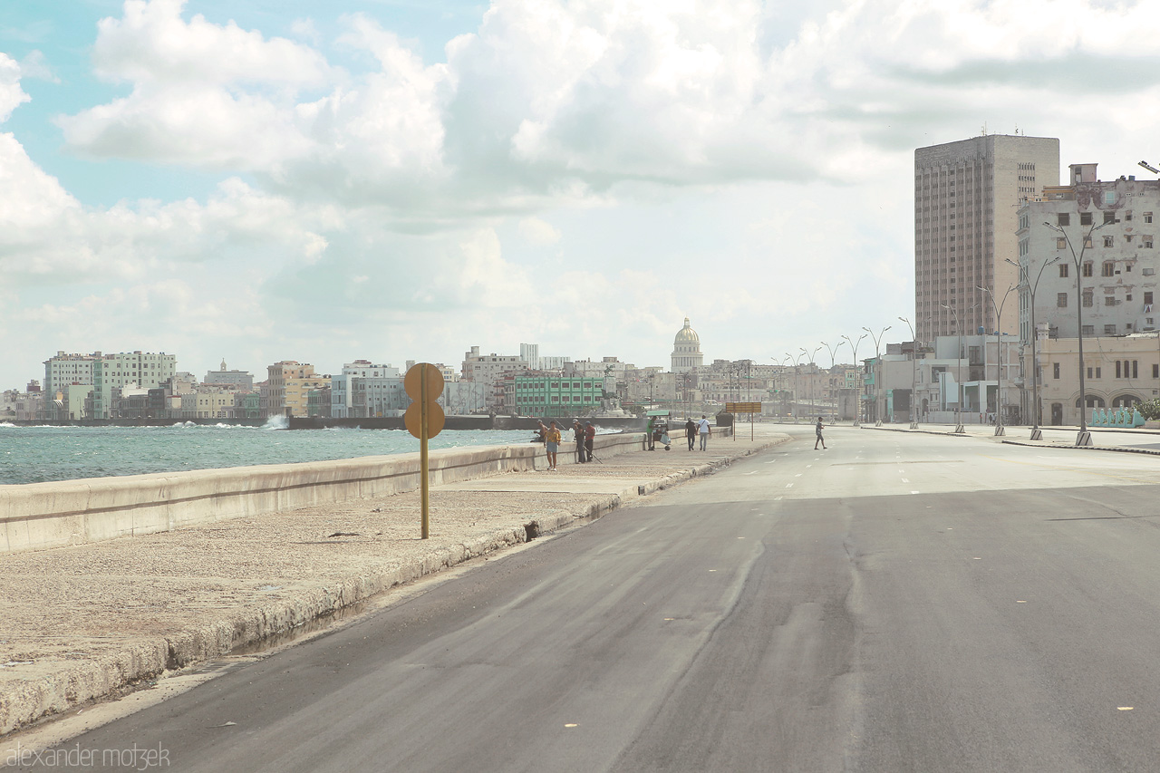 Foto von Blick entlang des Malecón um Havana auf Kuba