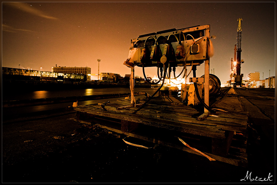 Foto von High Voltage Hafen Gelb