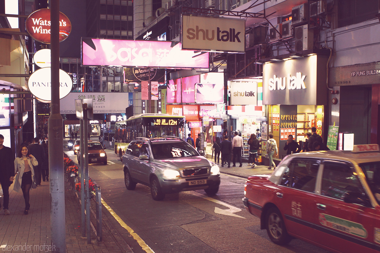 Foto von Lichtermeer in Lan Kwai Fong Hong Kong