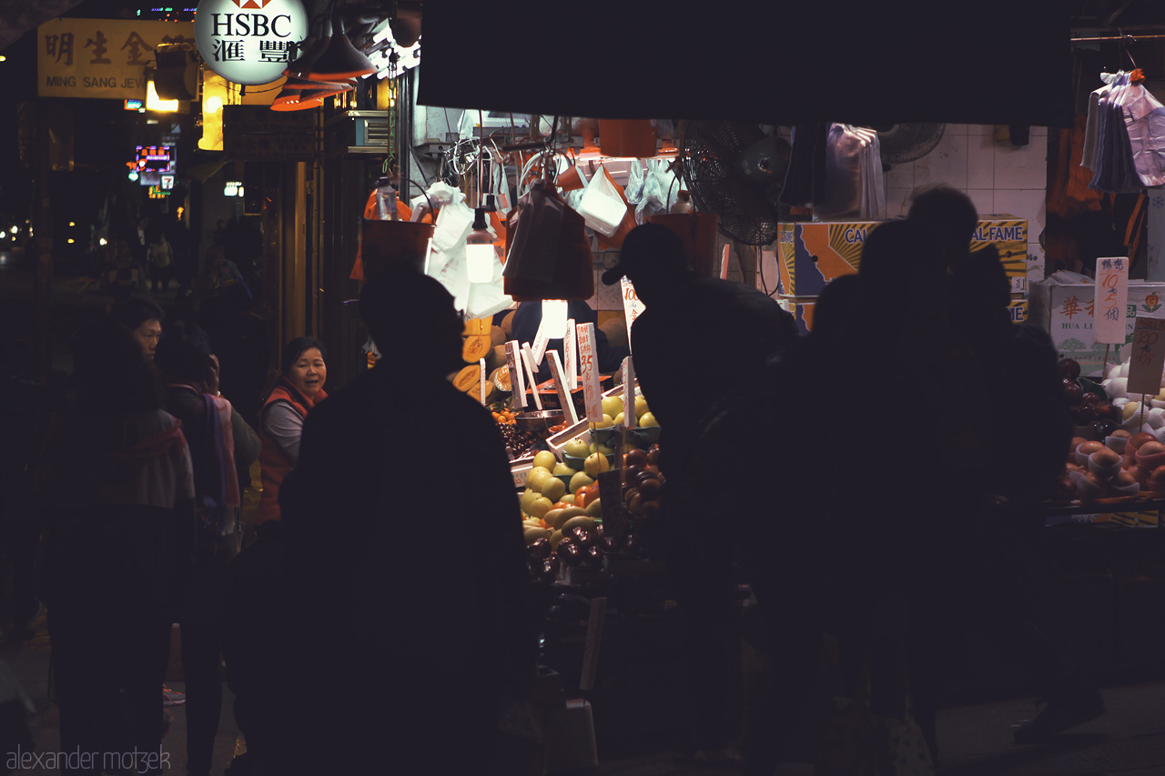 Foto von Street Market in Hong Kong bei Nacht