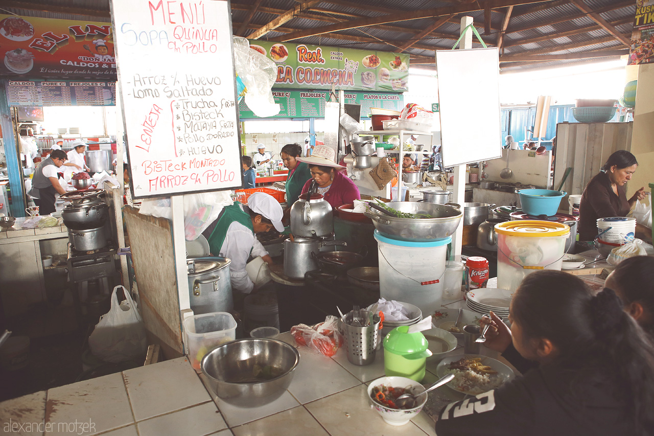 Foto von Küchen auf dem Markt San Pedro in Cusco