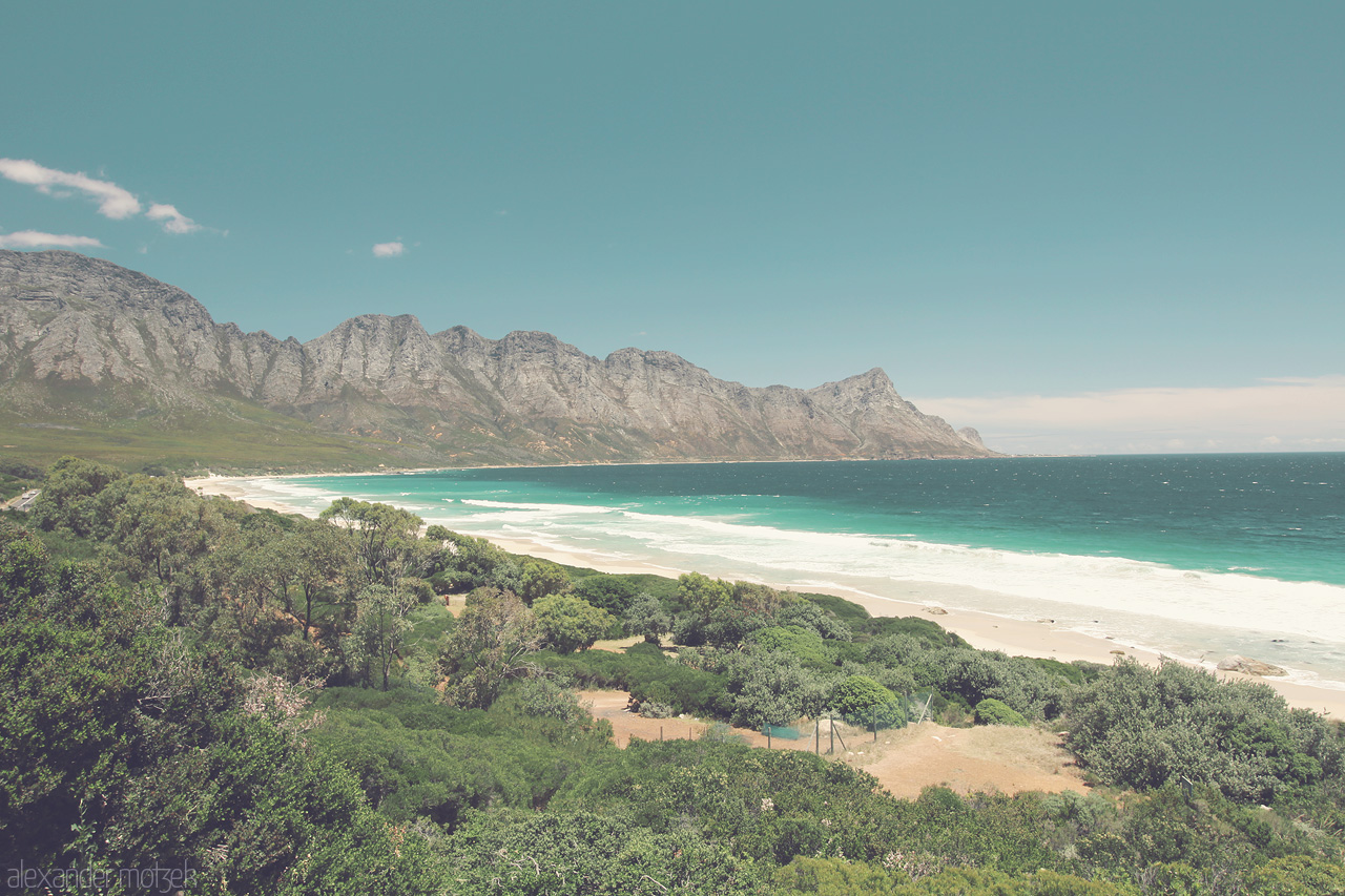 Foto von Blick auf die Berge am False Bay nahe Kapstadt, Südafrika