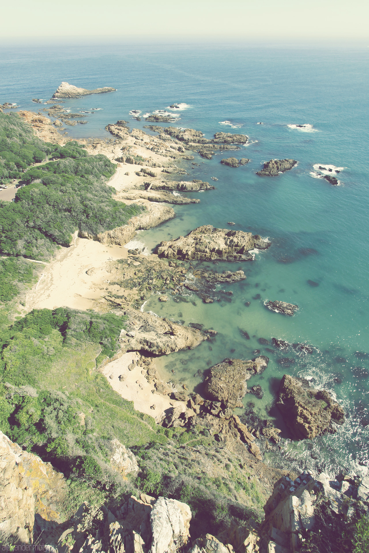 Foto von Blick auf die schroffe Küste vor Knysna entlang der Garden Route Südafrikas