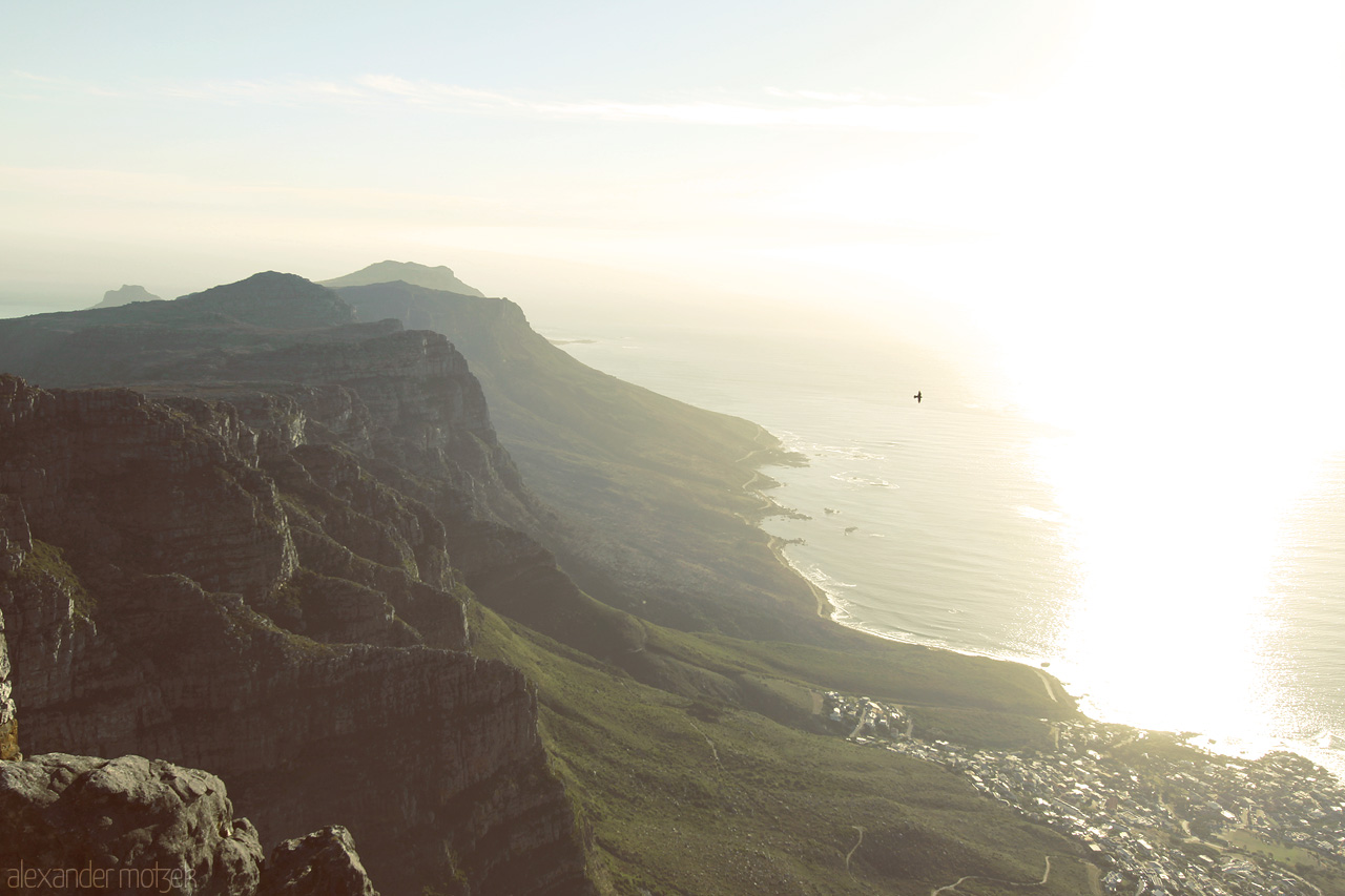 Foto von Blick entlang der Küste von Camp Bay vom Tafelberg