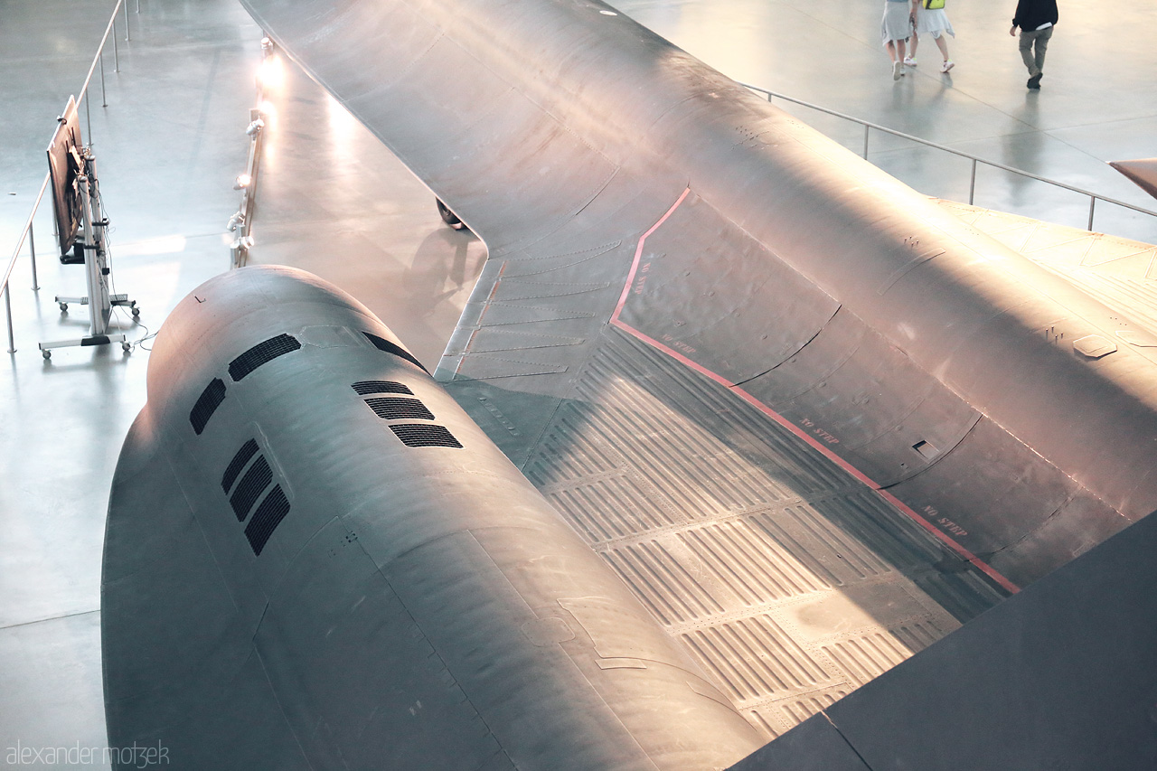 Foto von Sleek curves of a spy plane at the Steven F. Udvar-Hazy Center, showcasing aviation history.